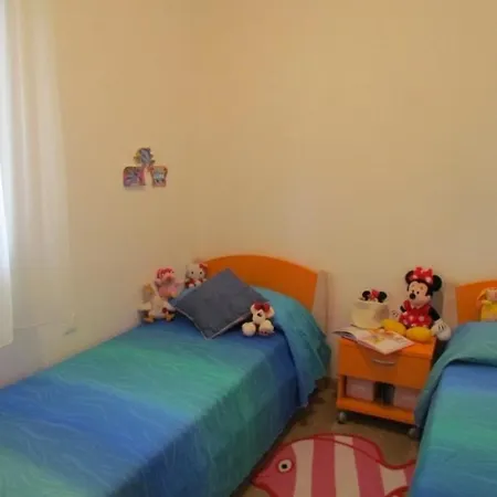 公寓 Homely Apartment With Private Garden *