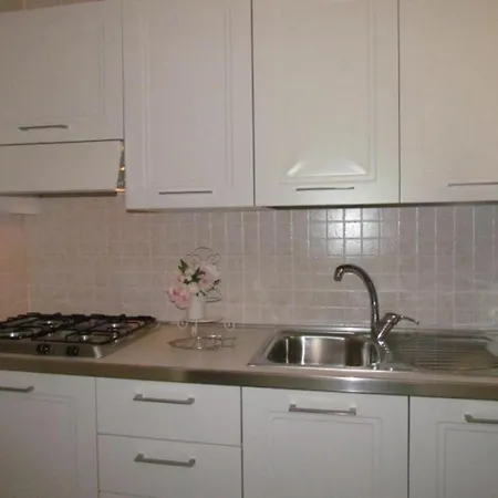 Homely Apartment With Private Garden 公寓