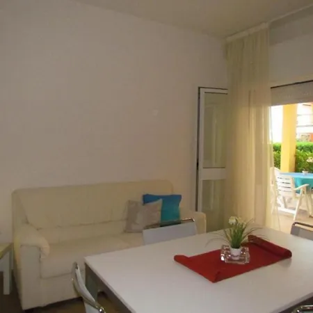 Homely Apartment With Private Garden 公寓 *