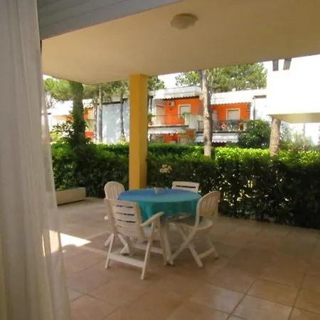 Homely Apartment With Private Garden * 比比翁