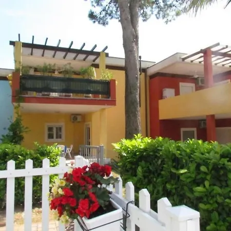 Homely Apartment With Private Garden 公寓 比比翁